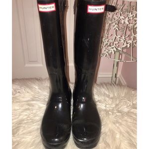 Size 10 Hunter Gloss Boots with adjustable straps